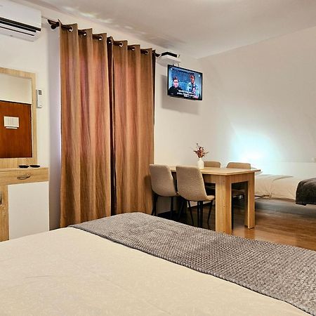 Guest House Lisina Poljanak Exteriér fotografie